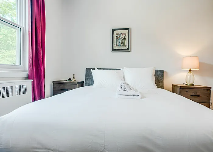 Serene 3Br In Cote Des Neiges By Sonder