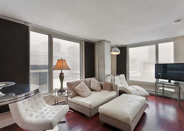 888 St Francois Xavier 1201