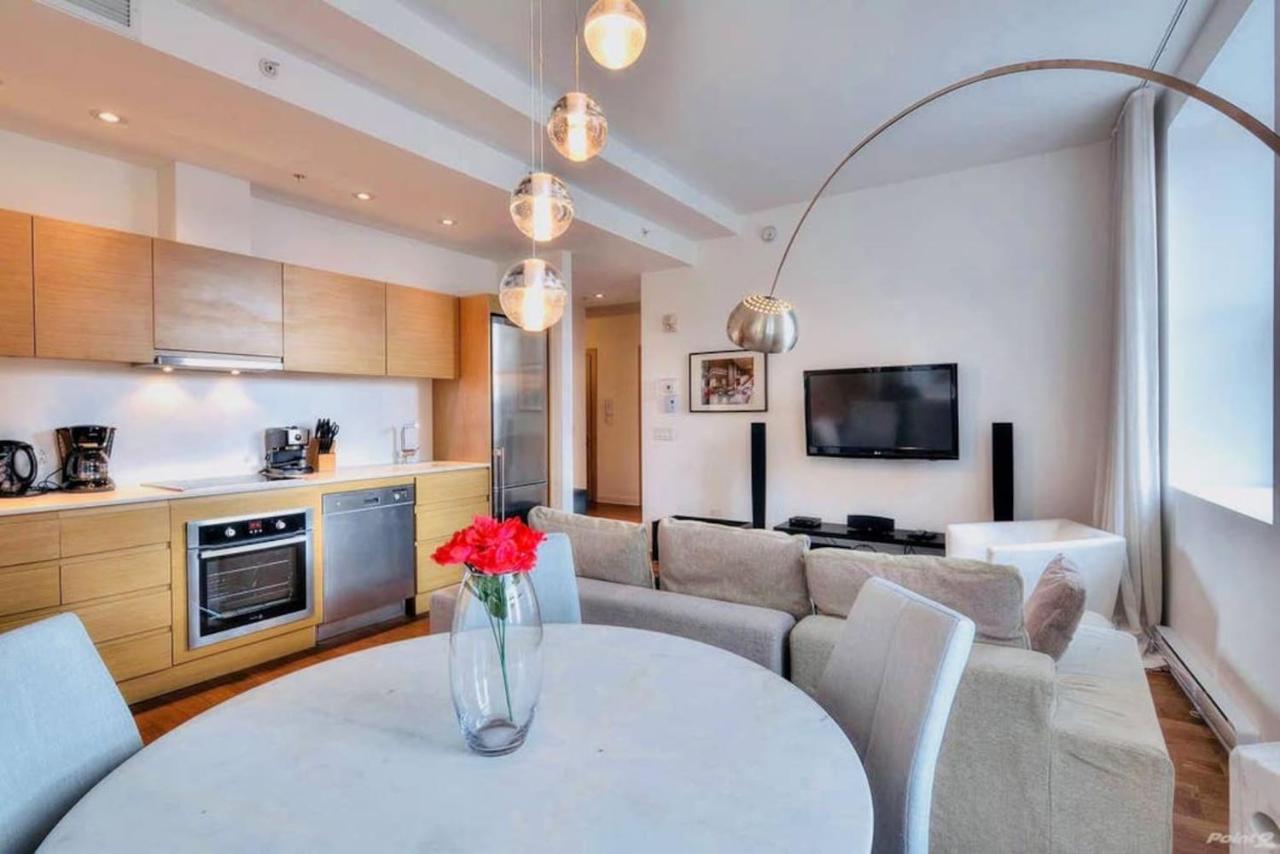 Stella Stays Stunning Old Netflix Apartment *