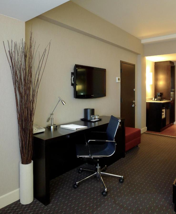 Armon Plaza Airpt, Trademark Collection By Wyndham Hotel Montreal