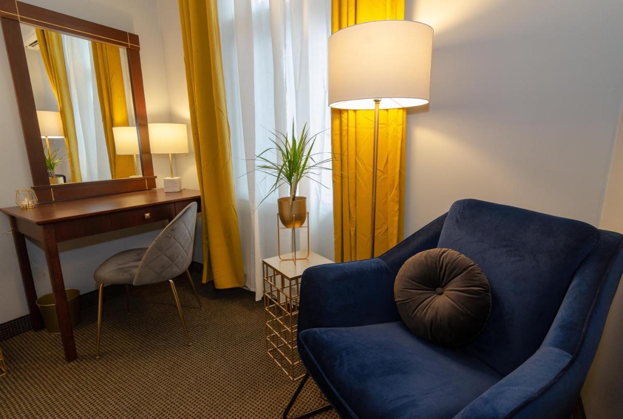 Maison Cartier Hotel 4*