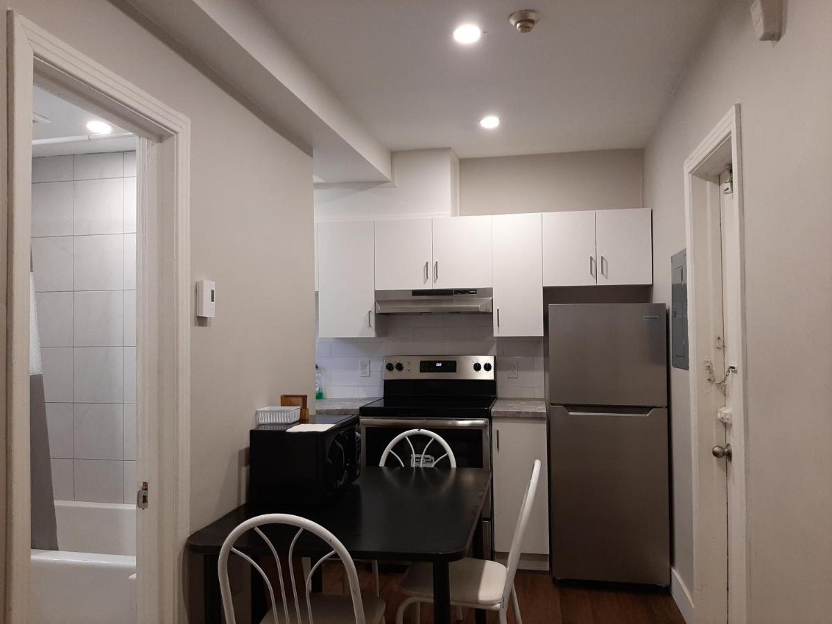Sanitized Renovated Close To Subway And 24 Hrs Services Apartment Montreal