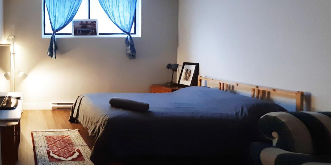 Apartment Sanitized Renovated Close To Subway And 24 Hrs Services Montreal