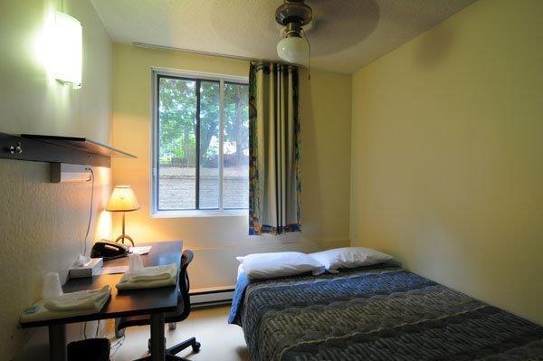 Aparthotel Residences Uqam Est 3*