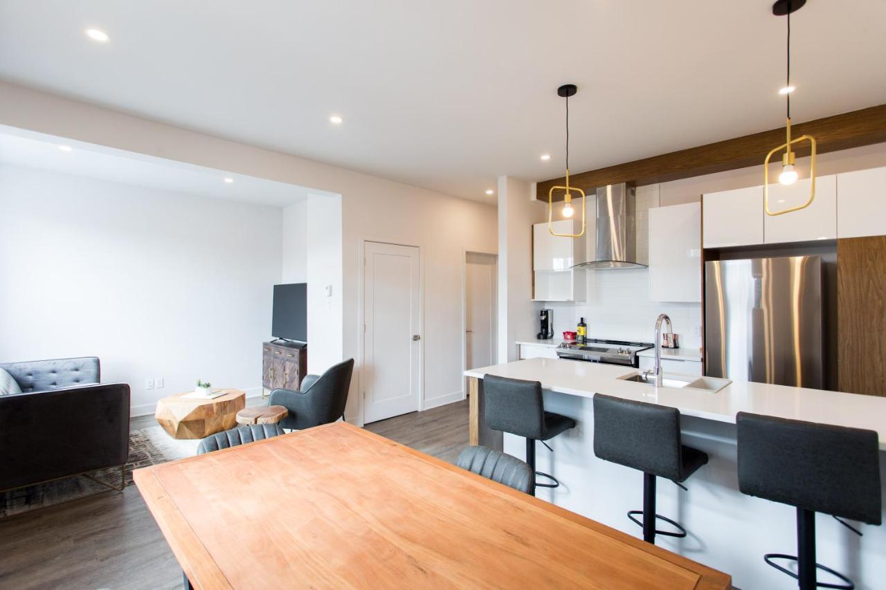 Apartment Light Filled 2 Bdr Unit In Mile End By Den Montreal
