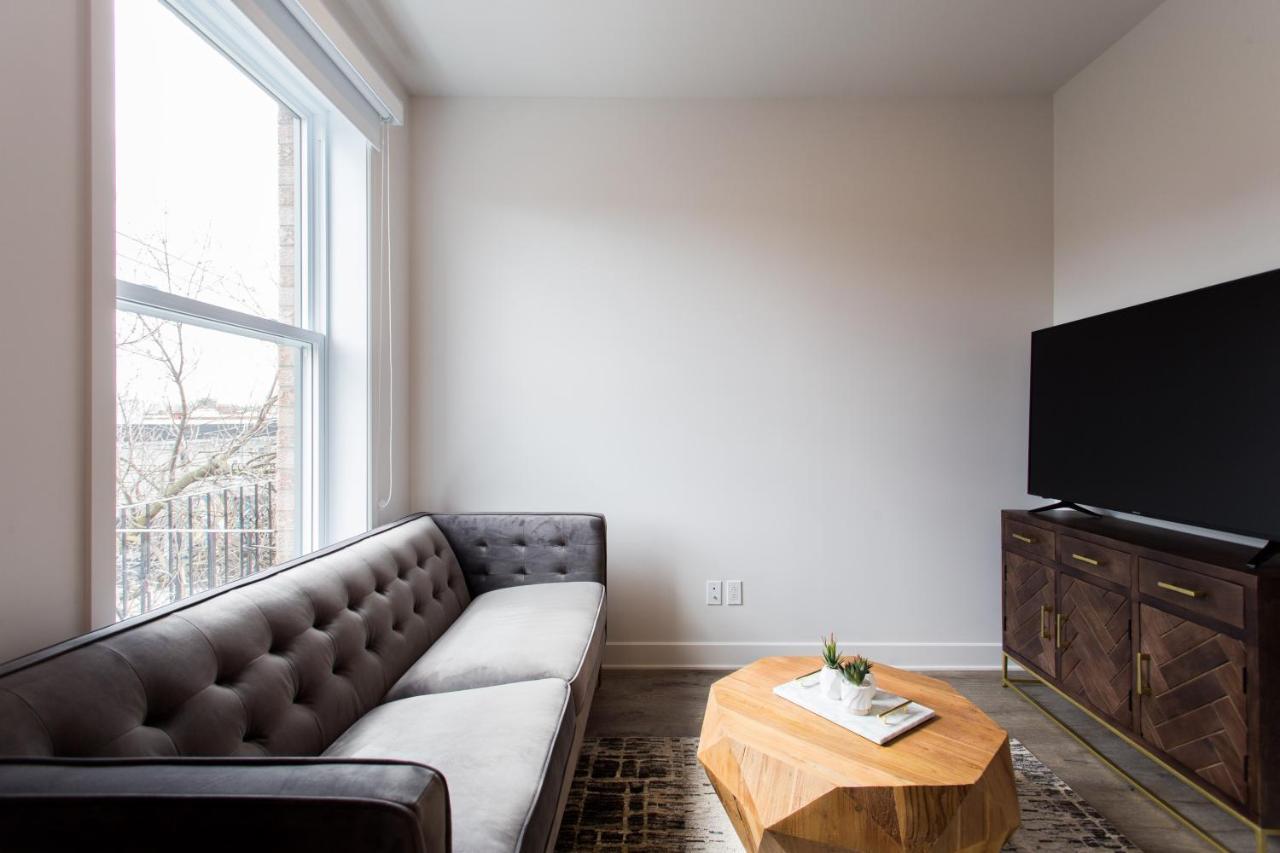 Light Filled 2 Bdr Unit In Mile End By Den *