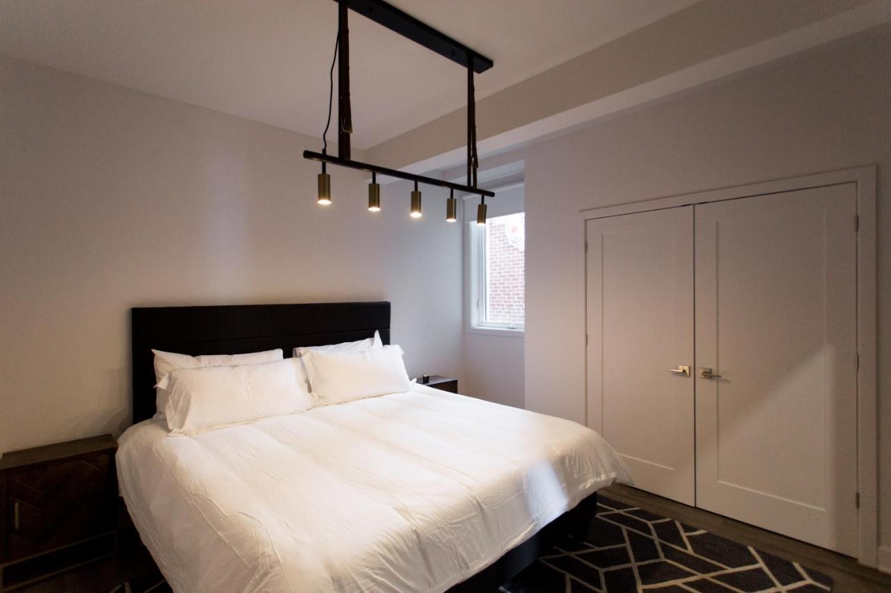 Light Filled 2 Bdr Unit In Mile End By Den *