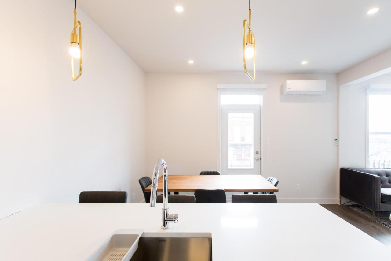 Light Filled 2 Bdr Unit In Mile End By Den Apartment Montreal