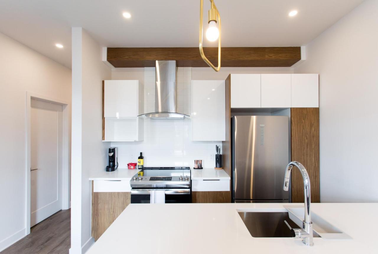 Apartment Light Filled 2 Bdr Unit In Mile End By Den *