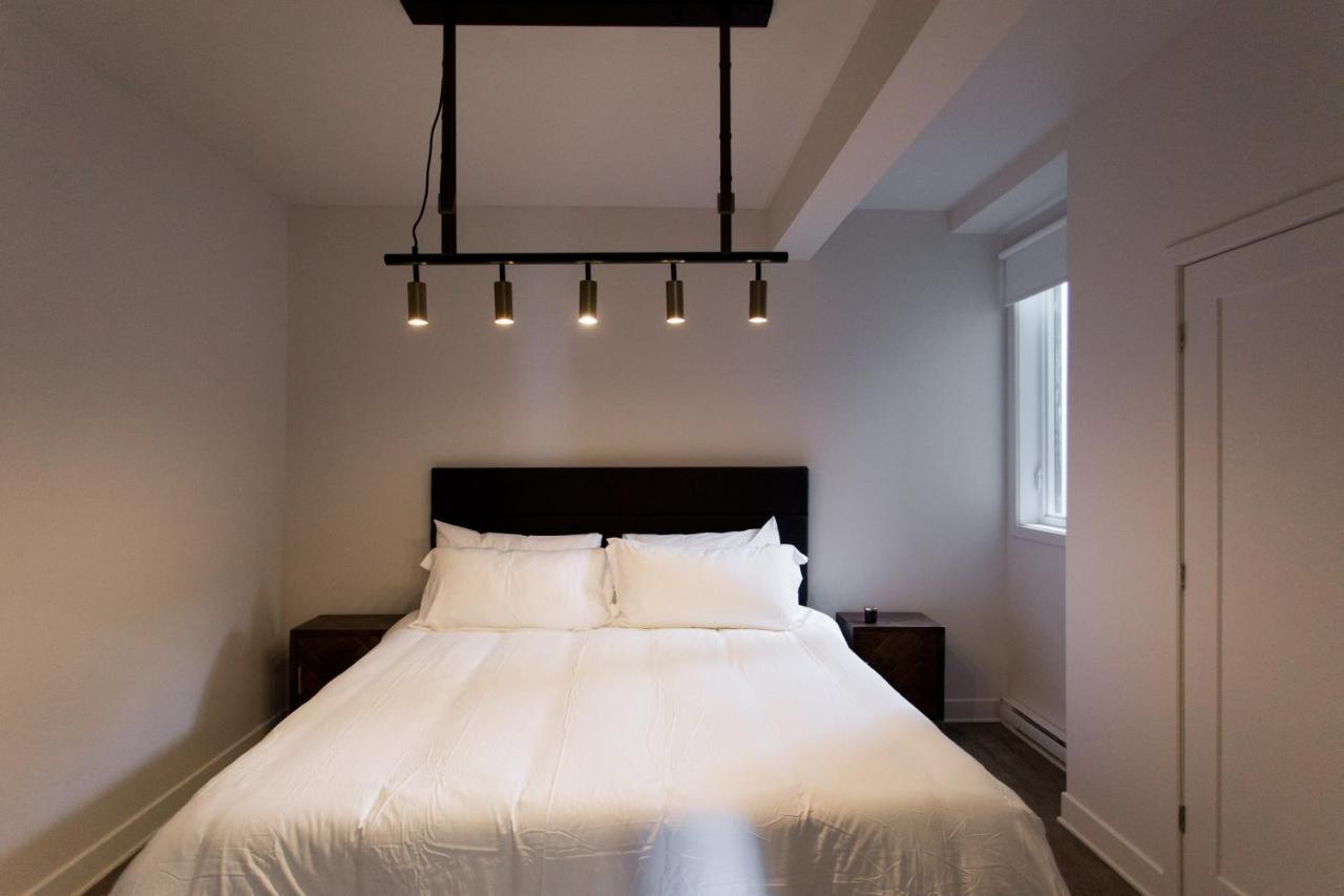 Apartment Light Filled 2 Bdr Unit In Mile End By Den Montreal