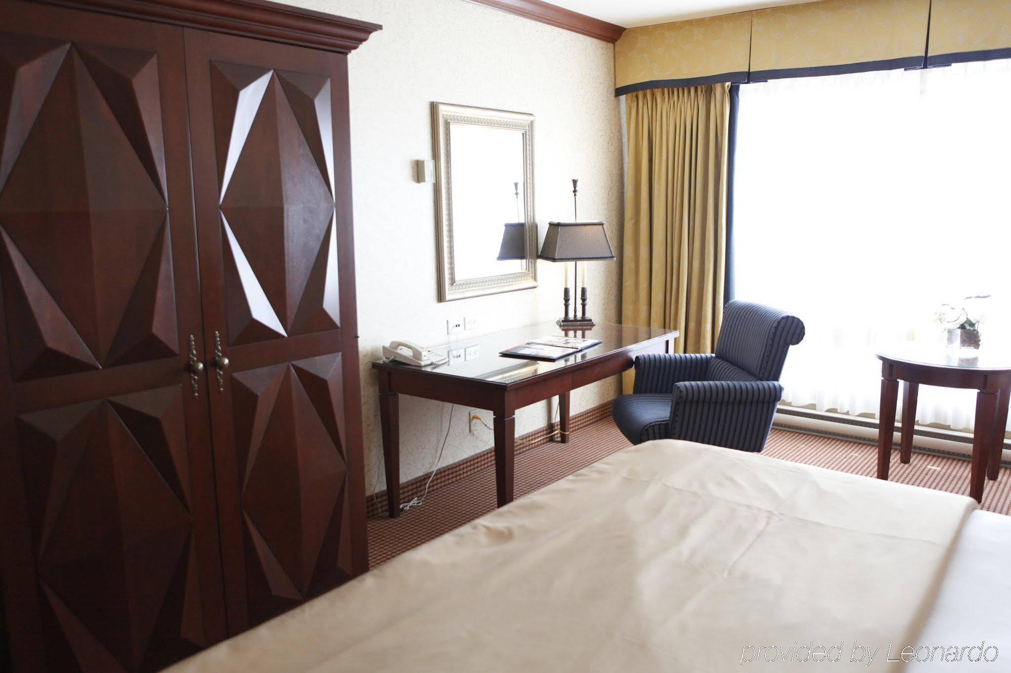 Hyatt Place - Downtown Hotel 3*