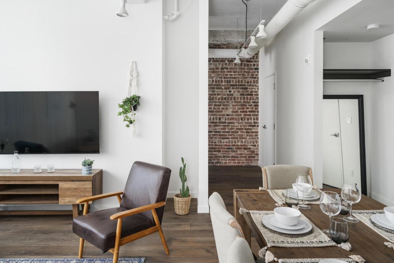 Bakan - Sainte Catherine Montreal