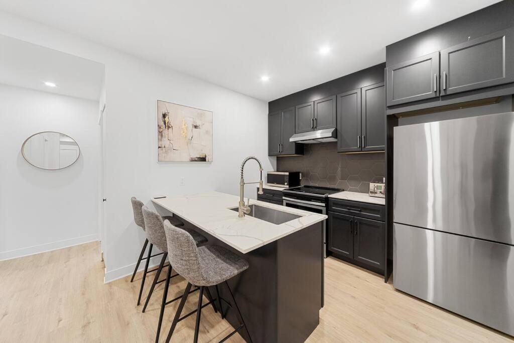 Stonewall Apartment *