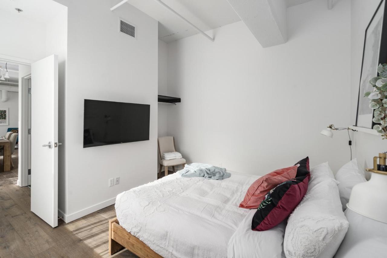 Bakan - Sainte Catherine Montreal