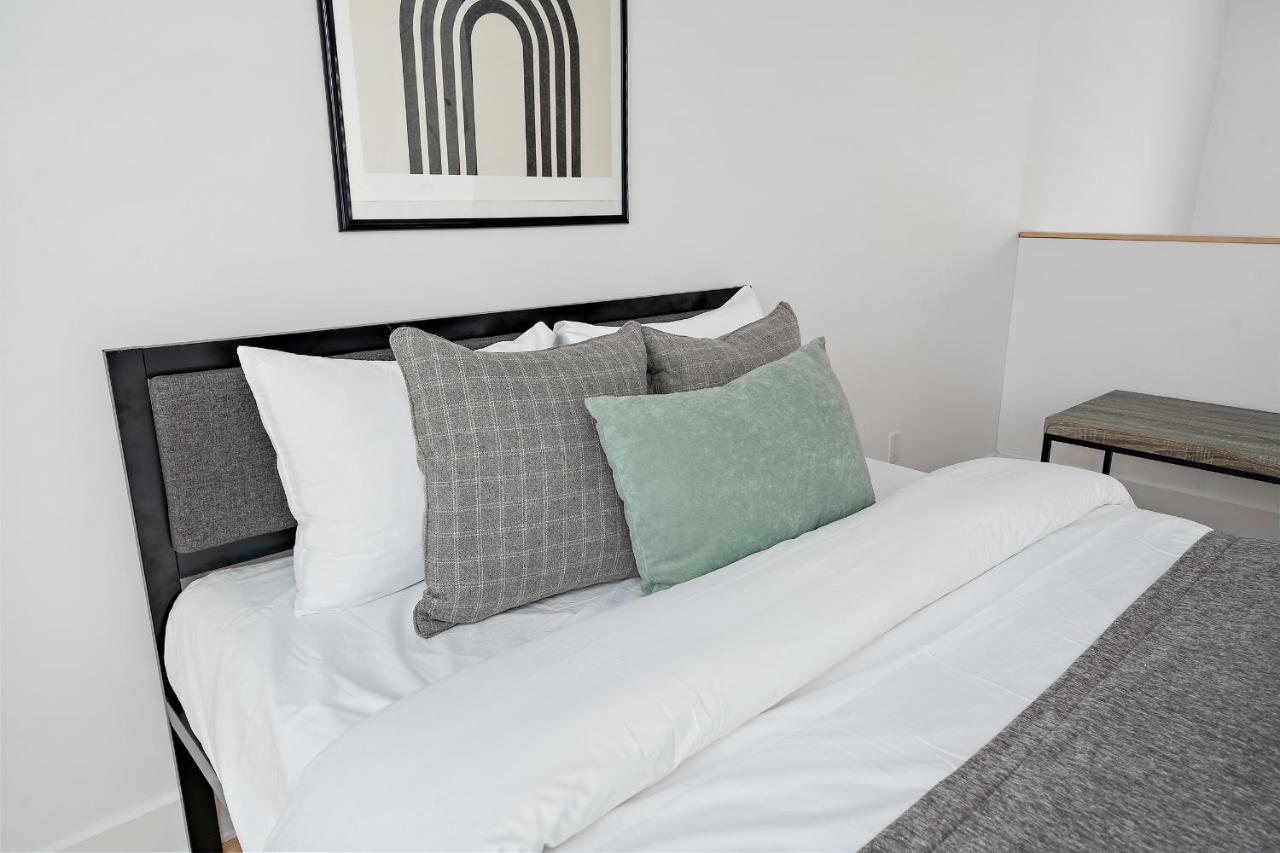 Frontenac By Restavio Montreal