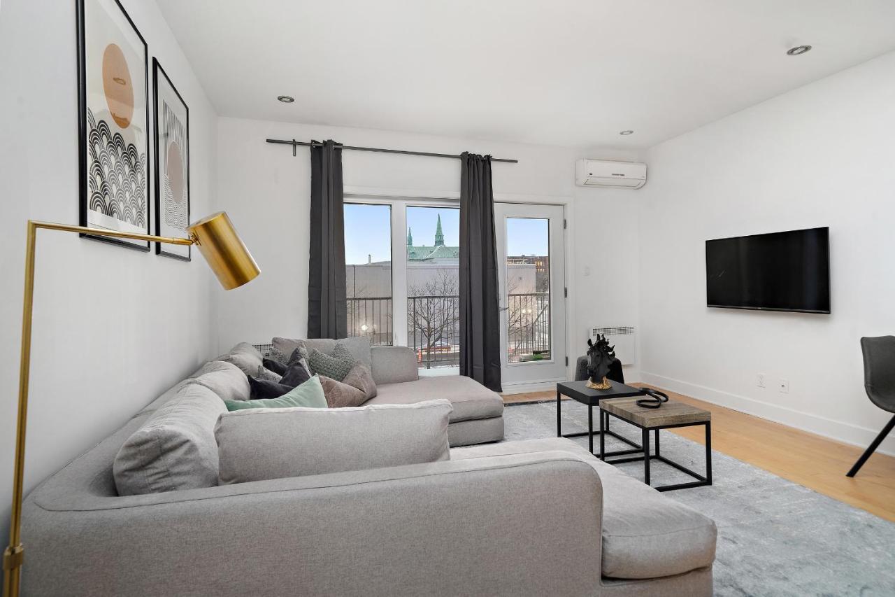 Frontenac By Restavio Apartment