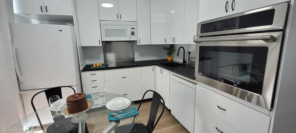 Sleep Quietly 20 Minutes From Downtown Apartment Montreal
