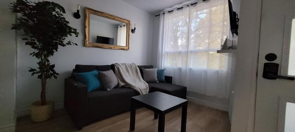 Apartment Sleep Quietly 20 Minutes From Downtown *