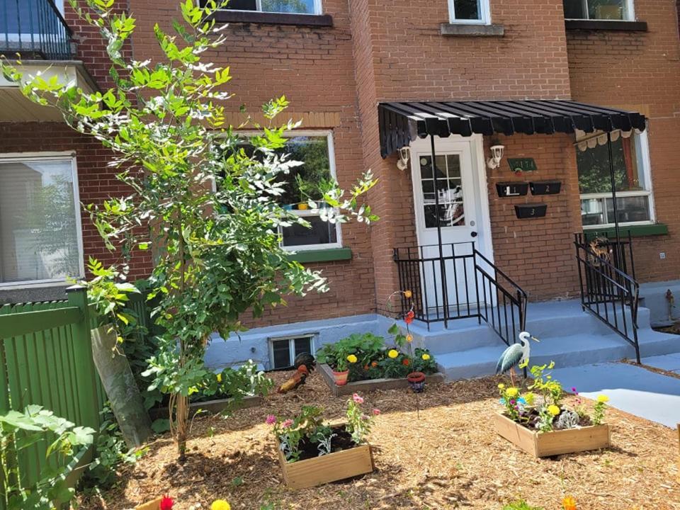 Apartment Sleep Quietly 20 Minutes From Downtown Montreal