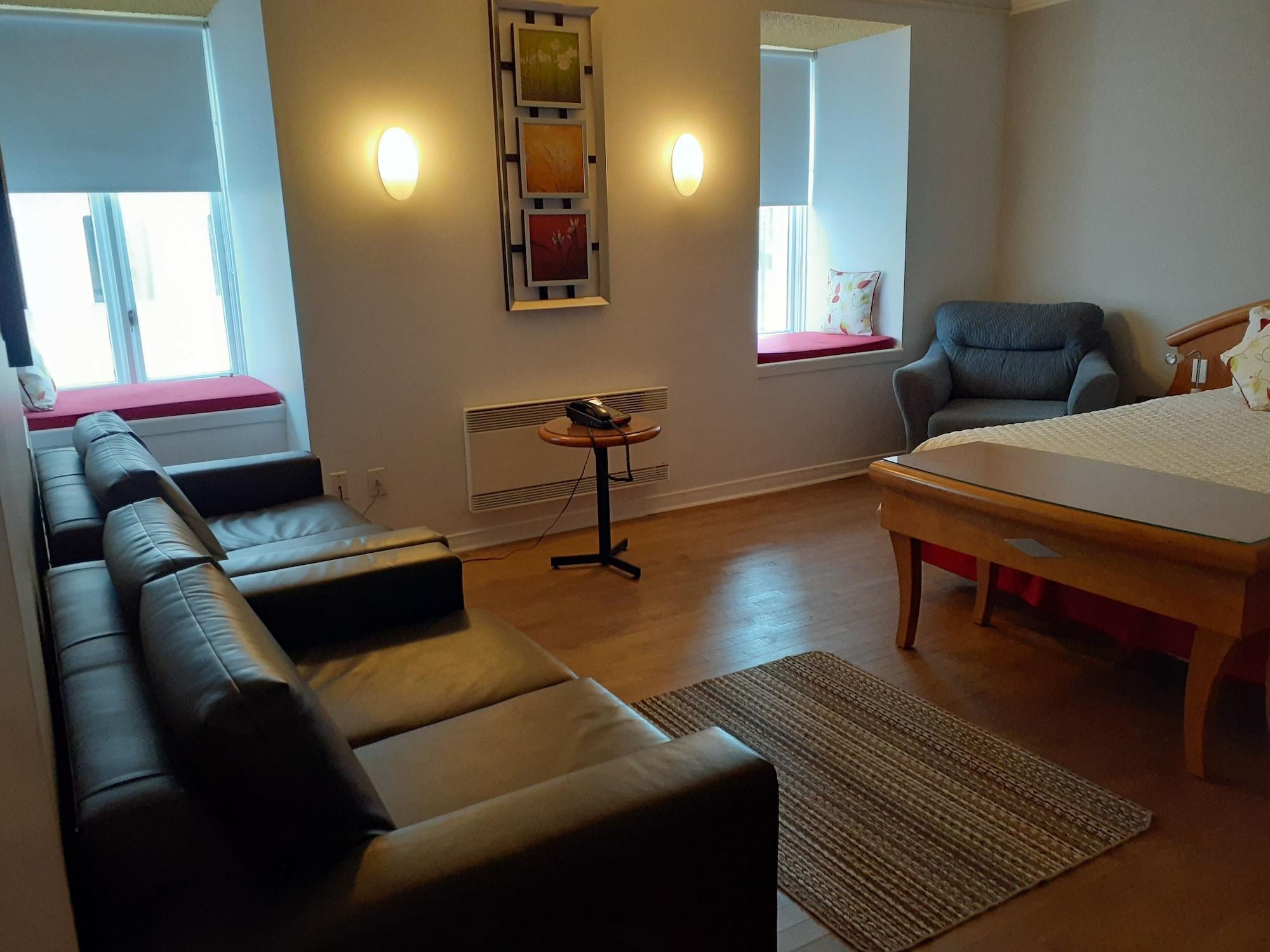 Le Pomerol Hotel Montreal