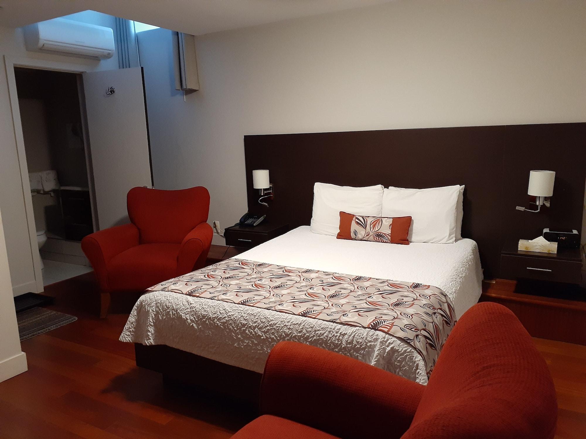 Hotel Le Pomerol Montreal