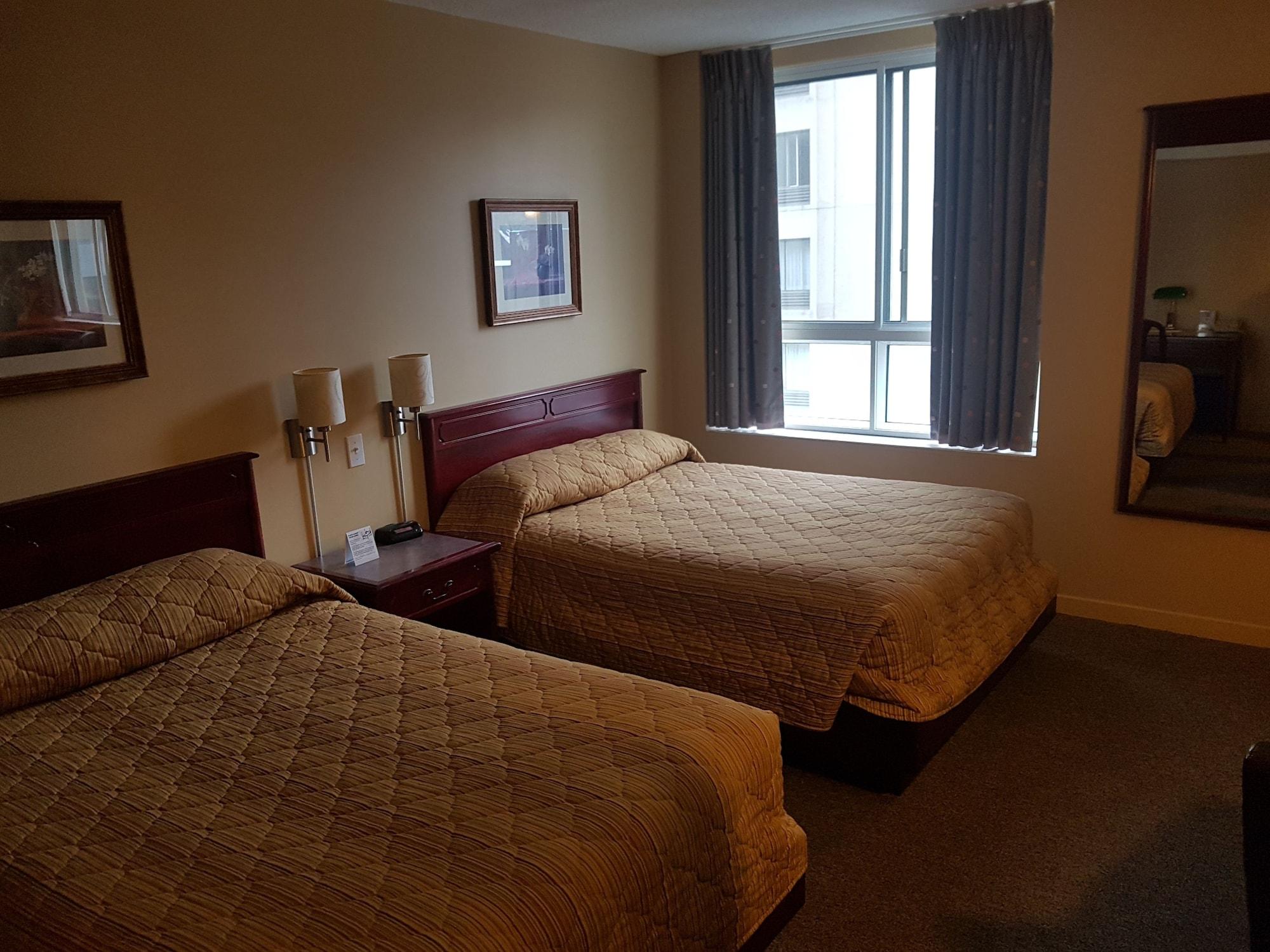 Les Labelle Hotel Montreal