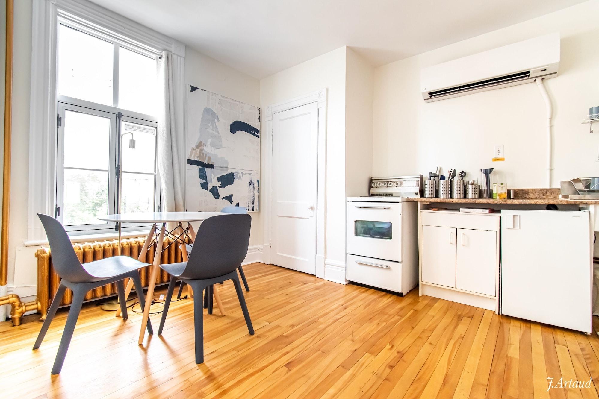 Hostel Auberge Du Plateau *
