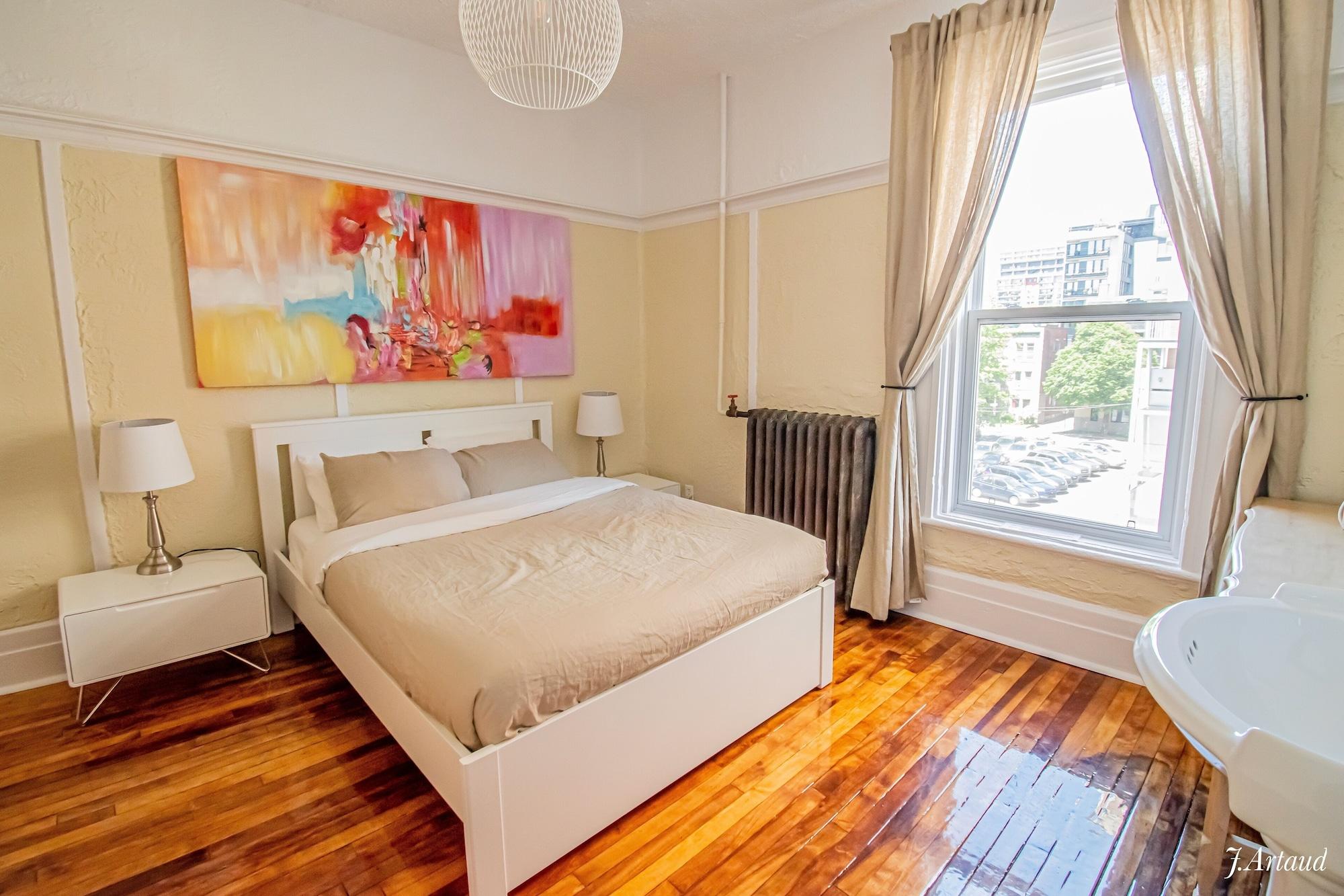 Auberge Du Plateau Montreal