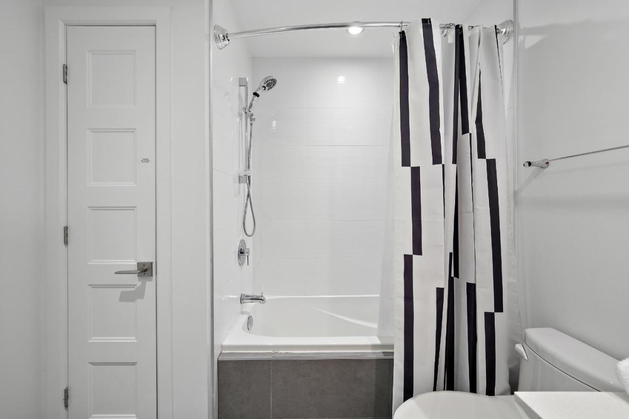 Frontenac By Restavio Apartment