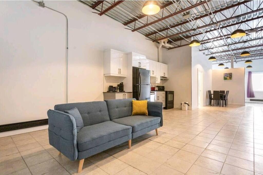 Apartment No°1~plaza St-hubert~metro Jean-talon~jarry Parc *
