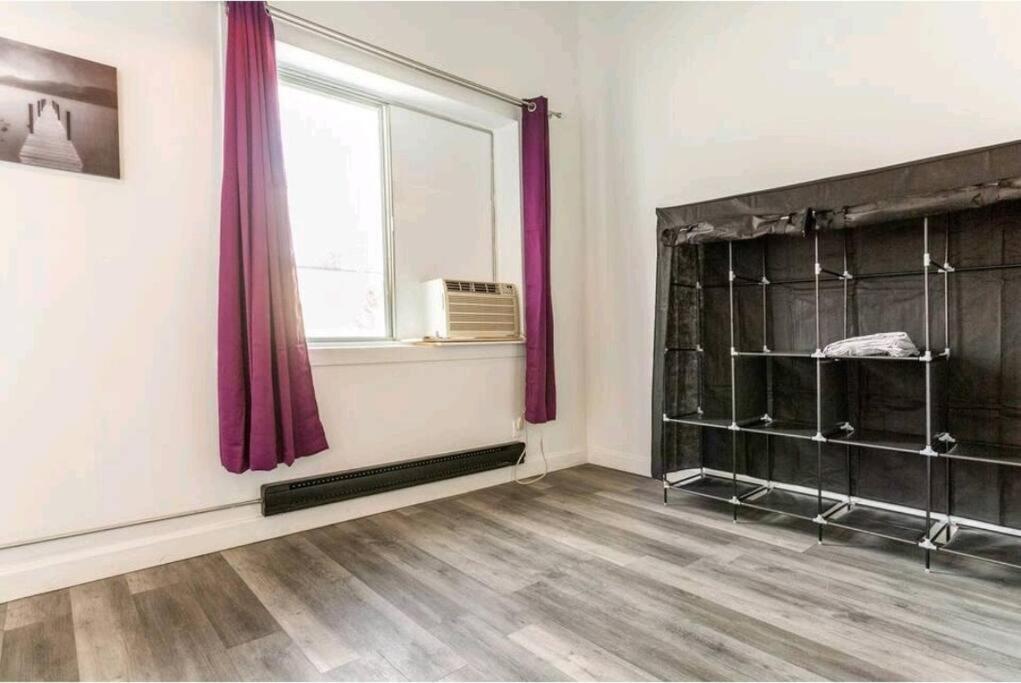 No°1~plaza St-hubert~metro Jean-talon~jarry Parc Apartment