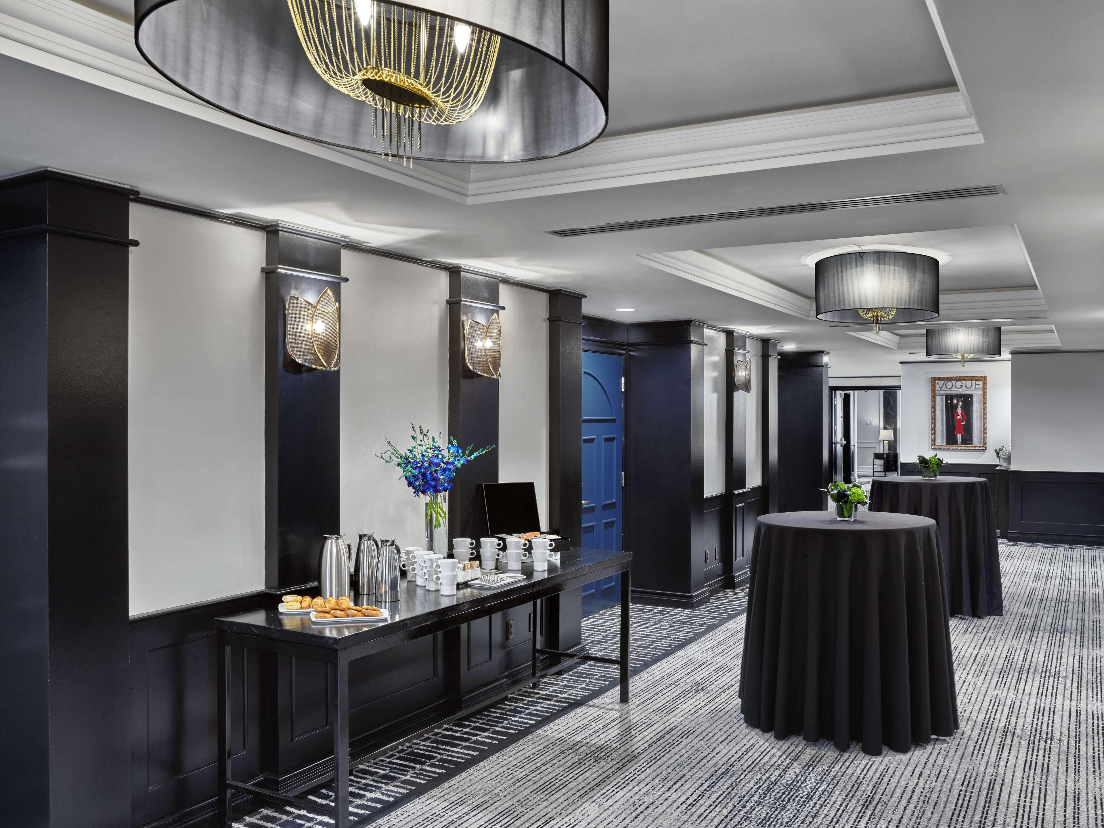 Hotel Vogue Downtown, Curio Collection By Hilton