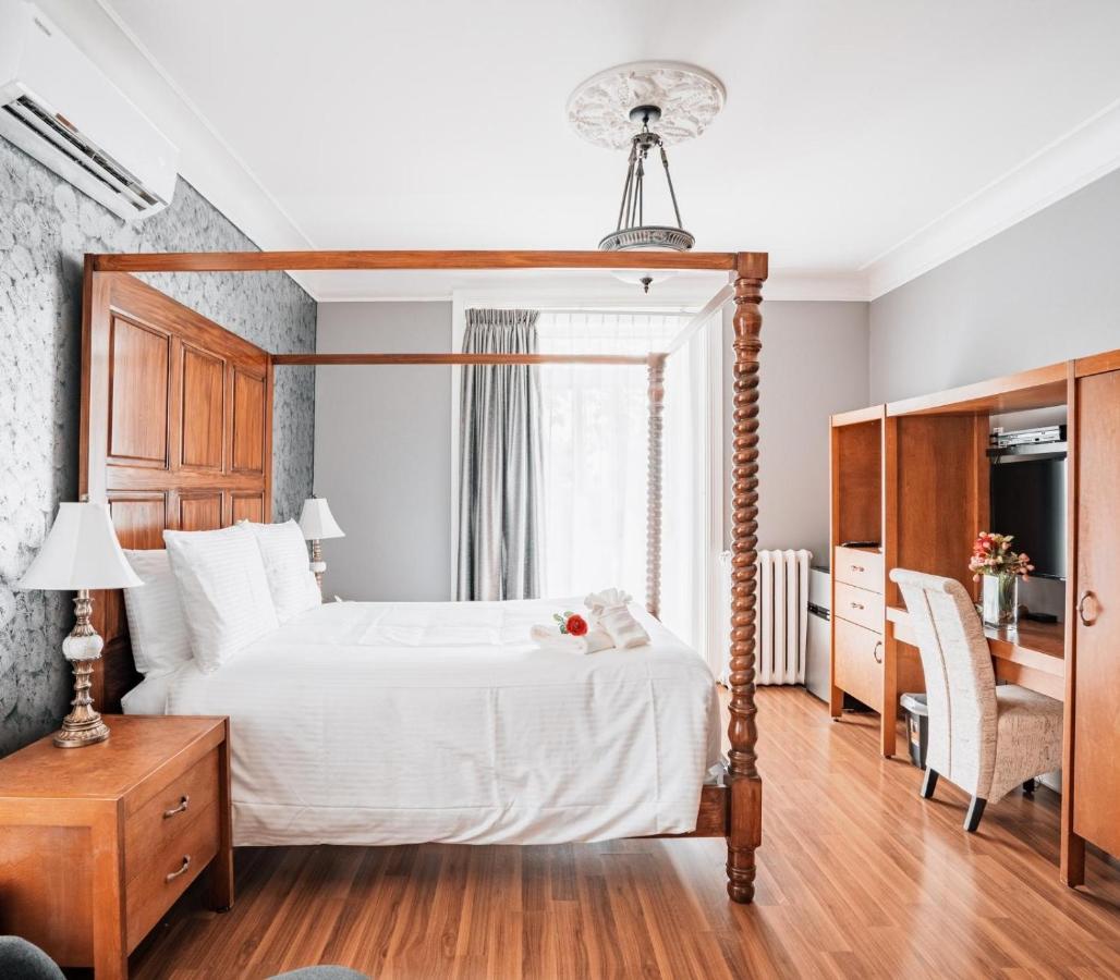 De Paris Hotel Montreal