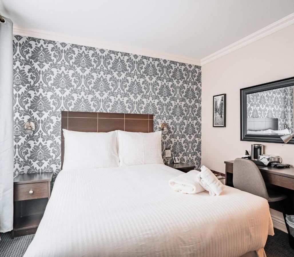 De Paris Hotel 3*