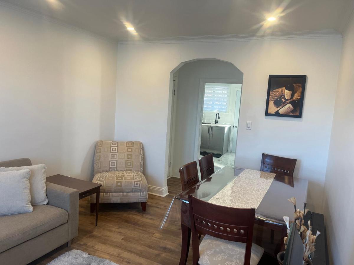 Fully Renovated With Free Parking Apartment Montreal