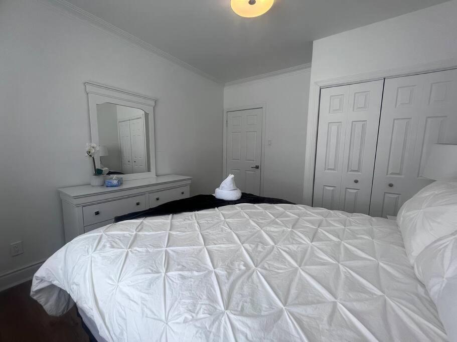 Apartment Renovated 2bedrooms With Free Parking *