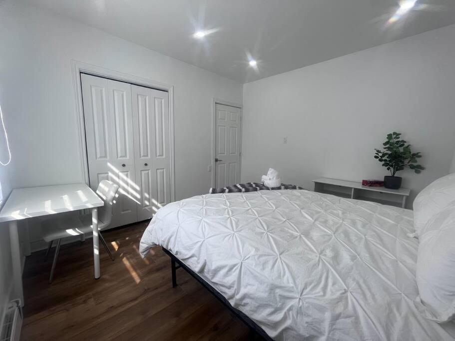 Renovated 2bedrooms With Free Parking Apartment