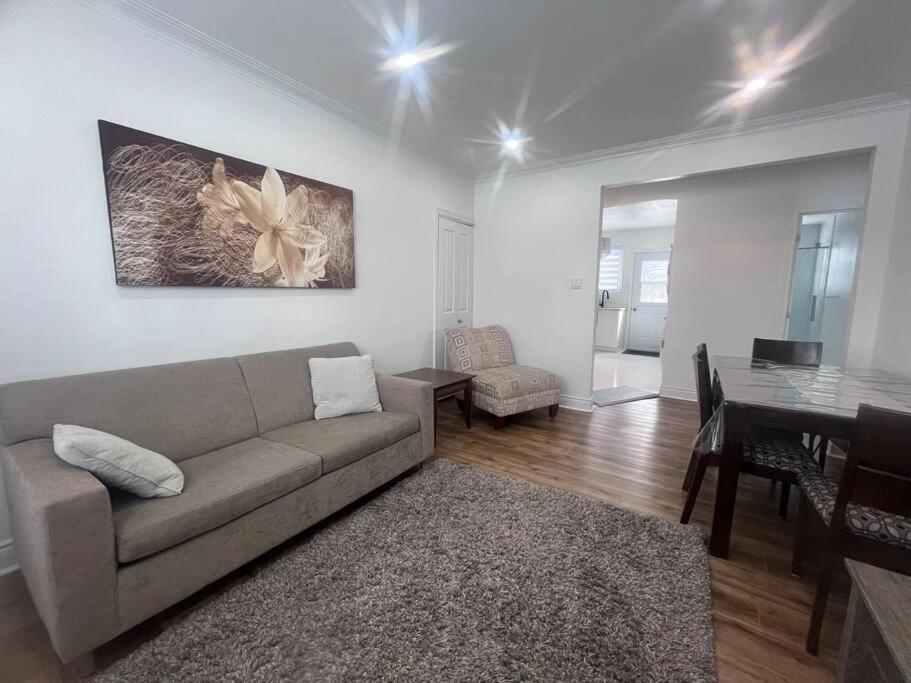 Renovated 2bedrooms With Free Parking