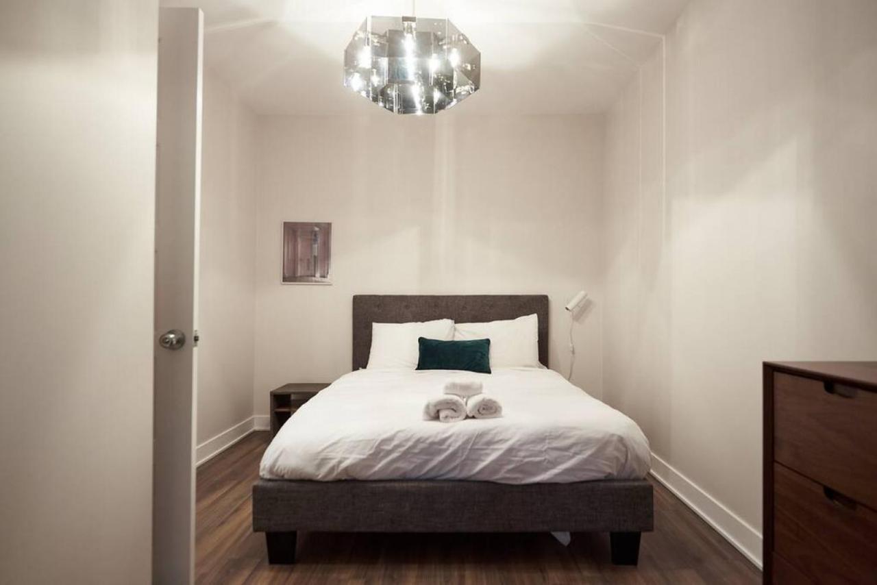 Design 3 Bedroom Flat With Private Terrace In Little Italy By Denstays Apartment Montreal