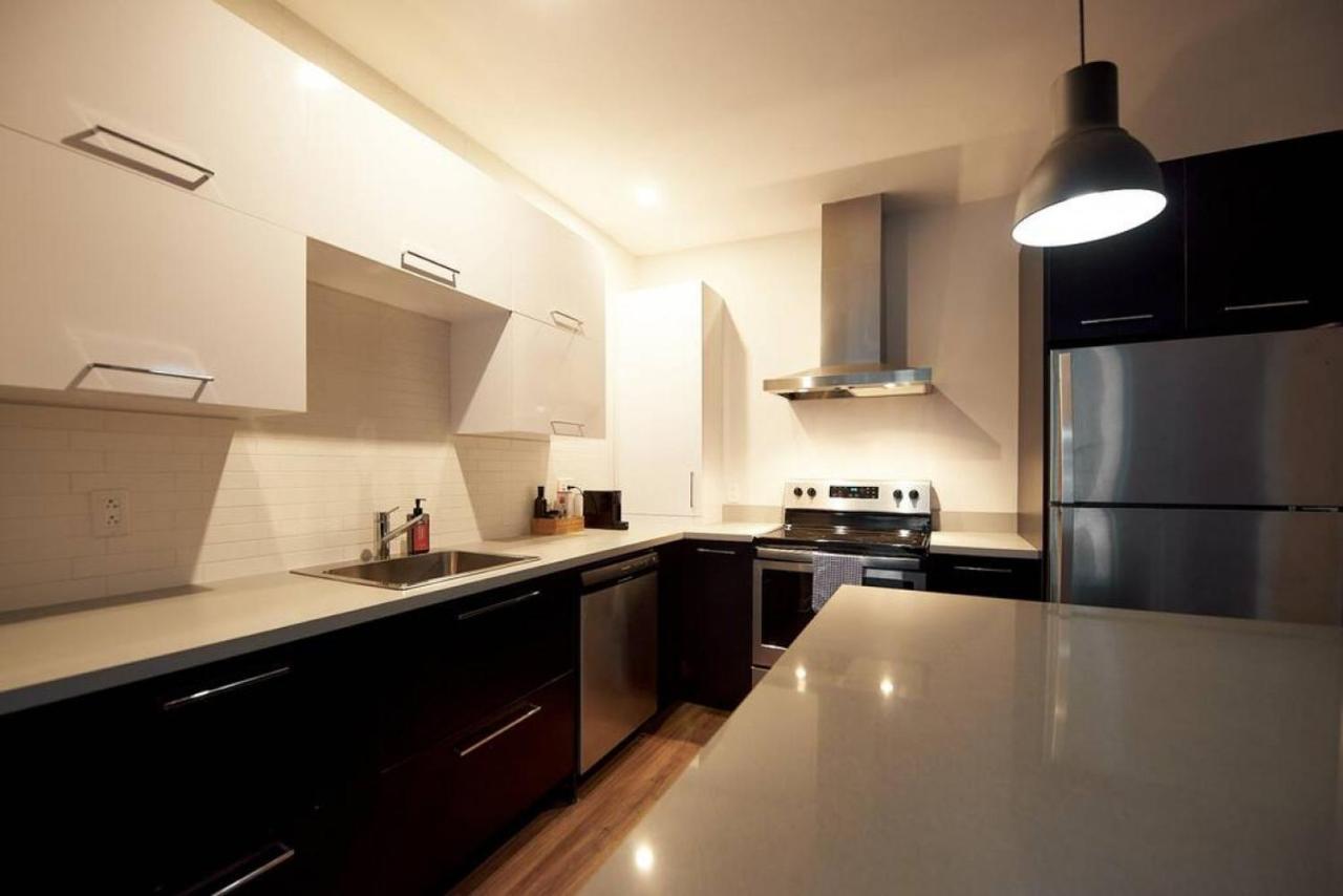 Design 3 Bedroom Flat With Private Terrace In Little Italy By Denstays Apartment Montreal