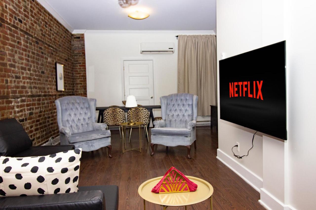 Bell Center/crescent Street Is Your Neighbor Holiday home