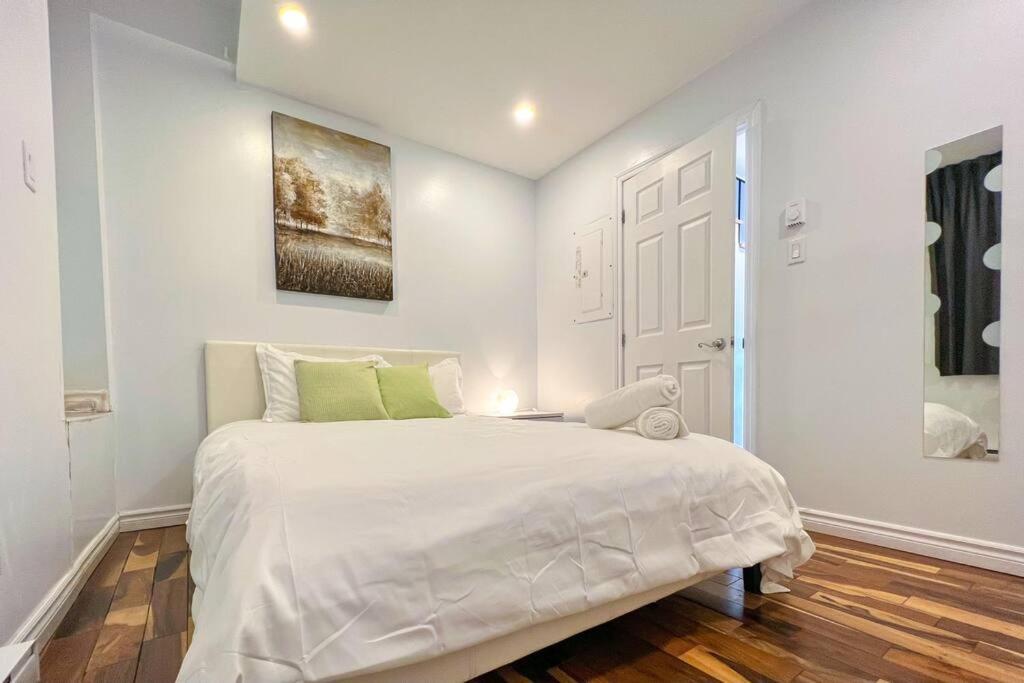 Stylish Townhome Dt Mtl * Montreal