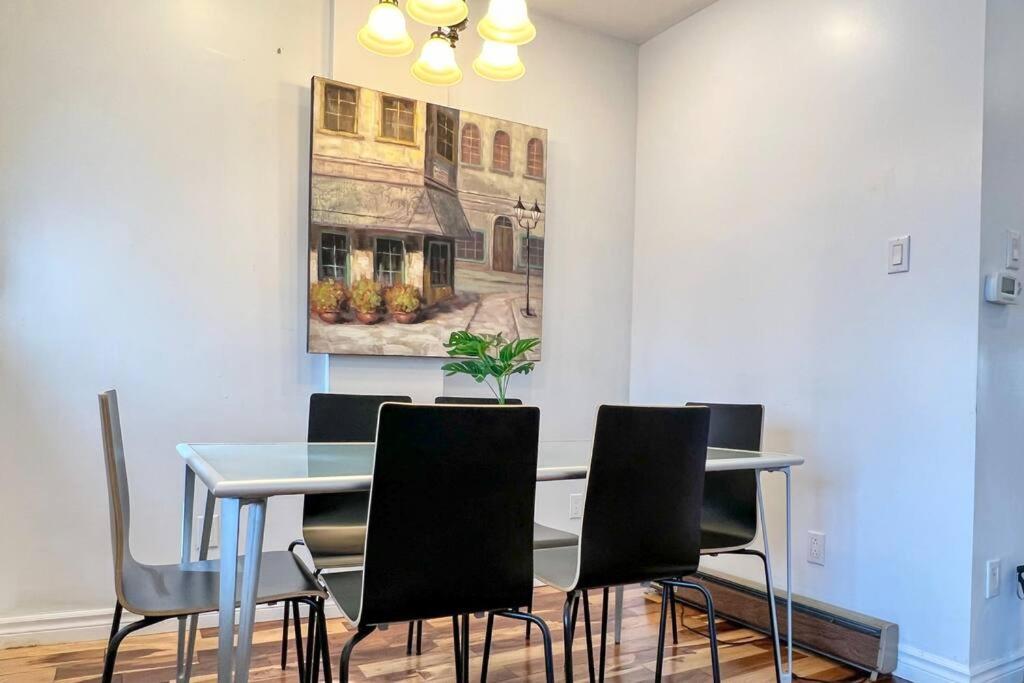 Stylish Townhome Dt Mtl Villa *
