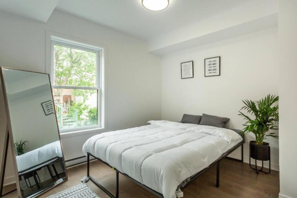 Apartment Superbe 2bdr Avec Terrasse Montreal
