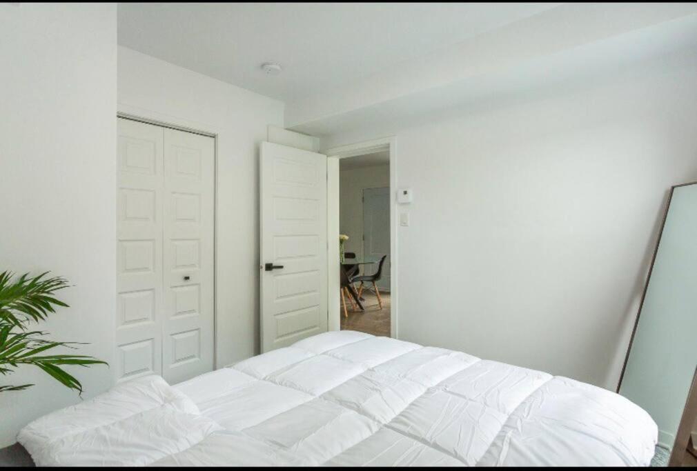 Apartment Superbe 2bdr Avec Terrasse Montreal