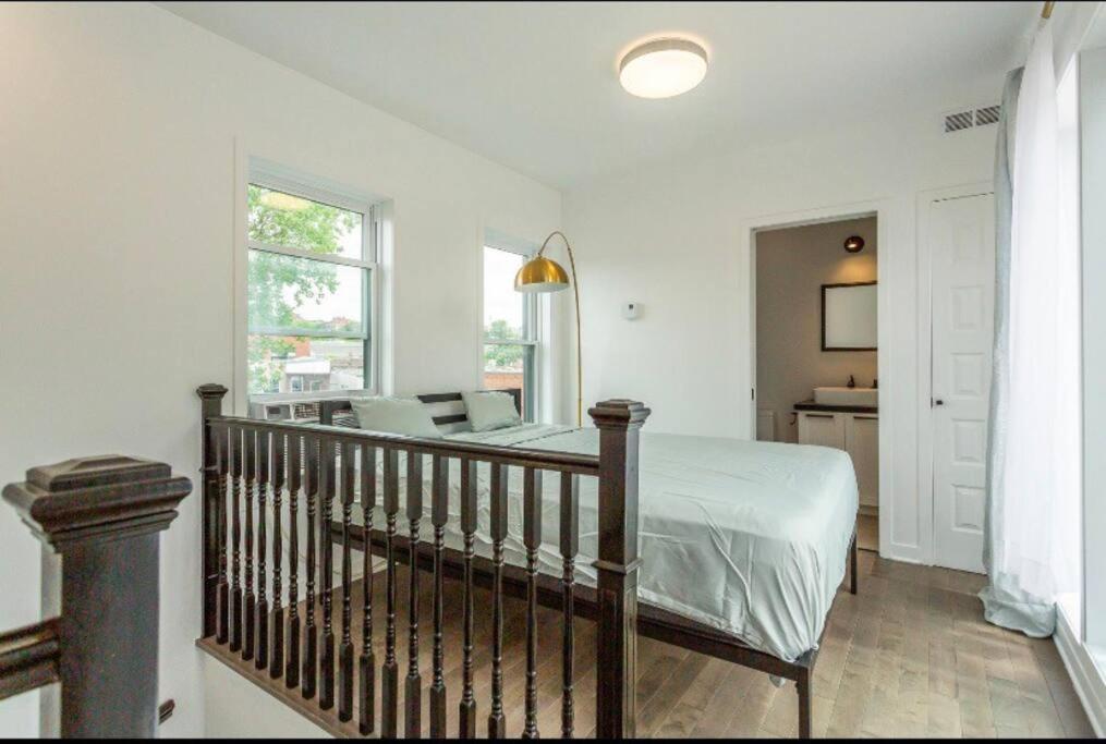 Apartment Superbe 2bdr Avec Terrasse Montreal