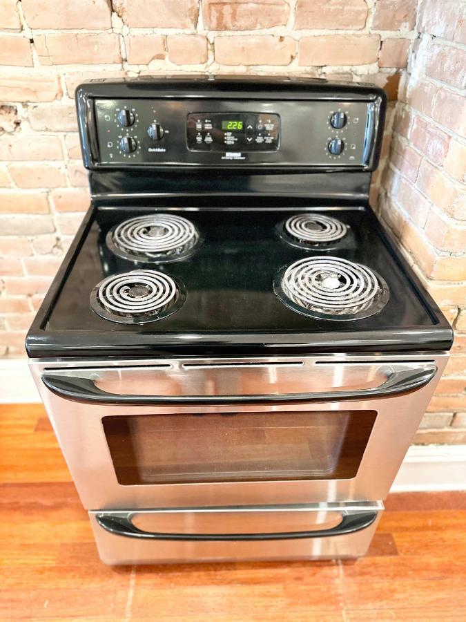 Superb 2 Bed In Plateau 10min To Mont-royal Metro Apartment