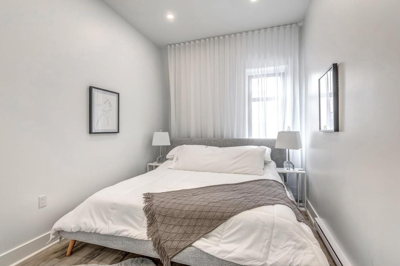 Spacious 5-bed Oasis In The Heart Of Downtown-5 Min To Bell Center, Free Parking Apartment