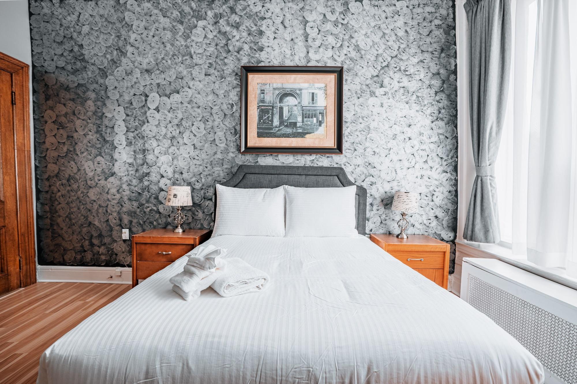 Hotel De Paris Montreal