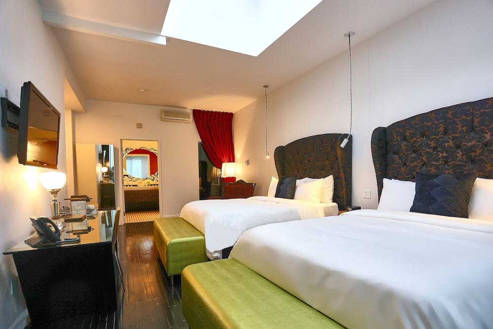 Chez Swann Hotel Montreal